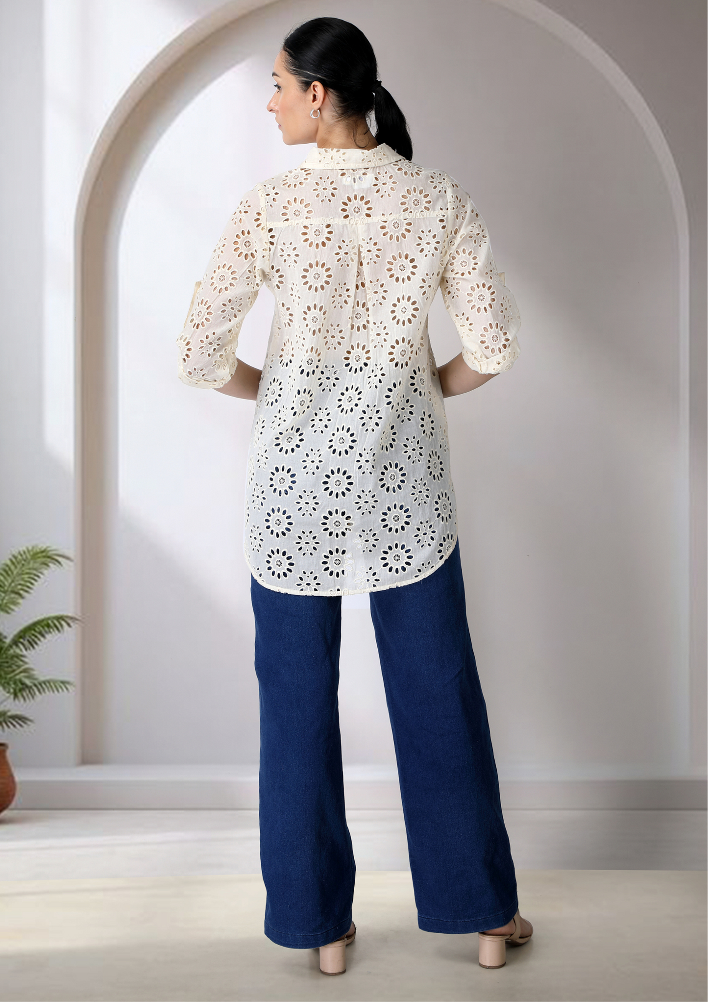 Timeless Essential Collar Shirt With Buttoned