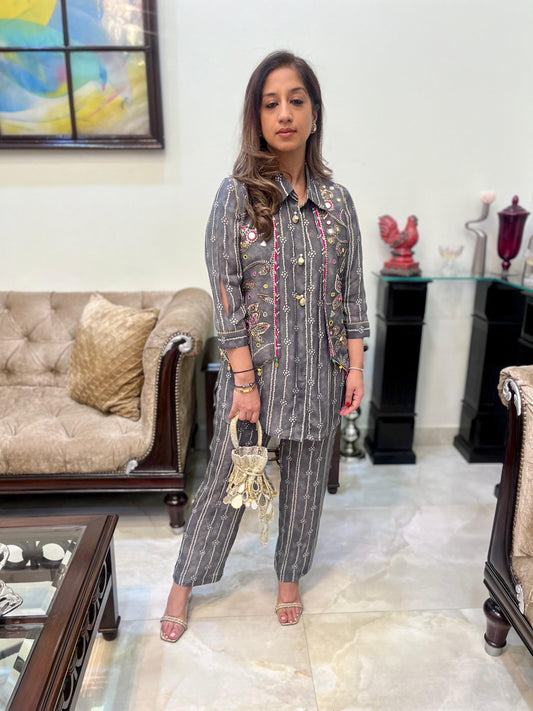 Grey bandhini coord set with collar shirt and pants