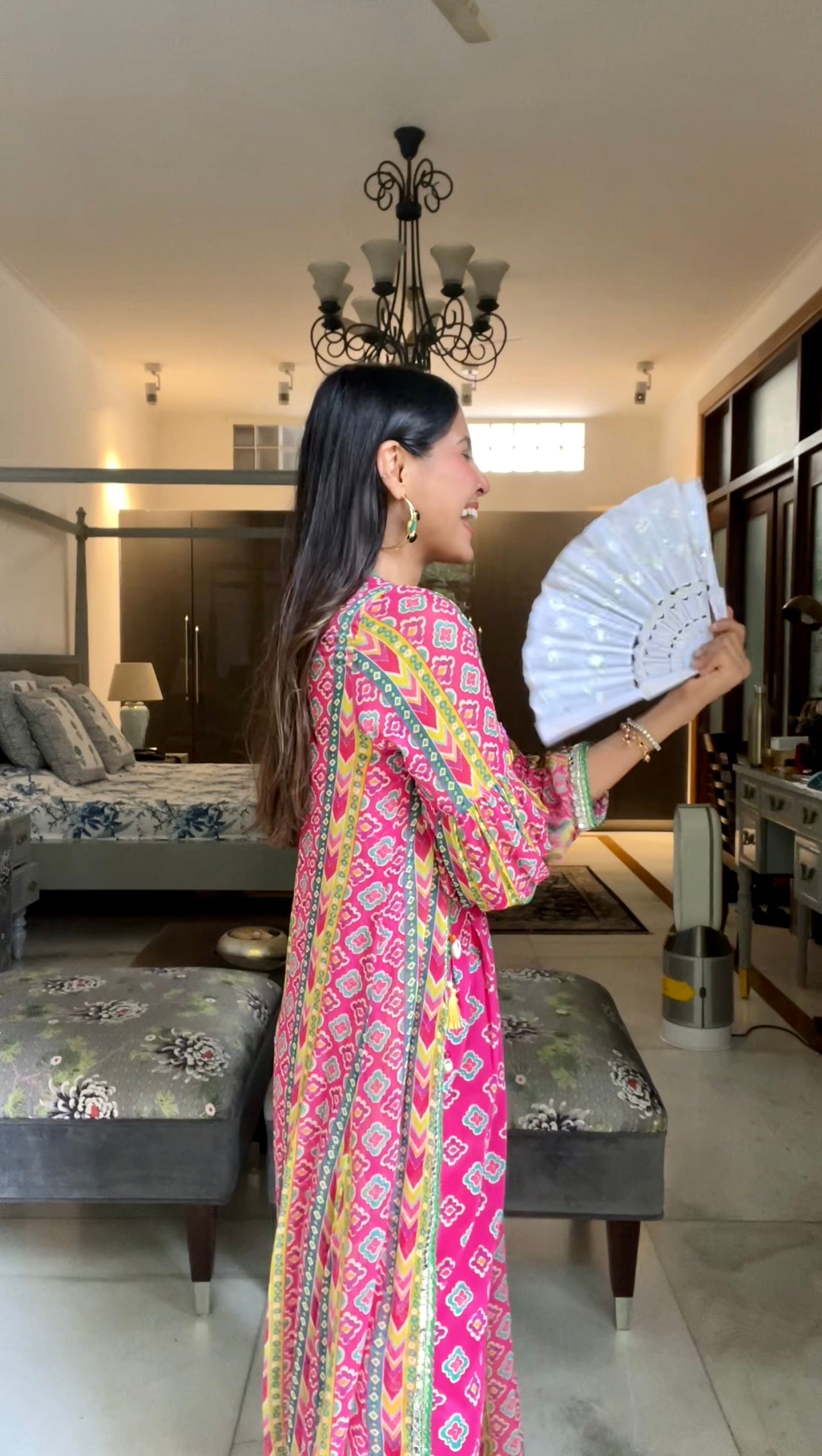 Vayra Printed Cape Set with Crop Top and Pants